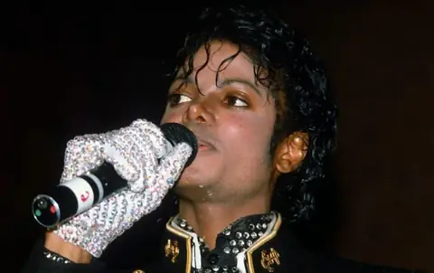Michael Jackson’s Iconic ‘Bad Tour’ Rhinestone Glove Heads to Paris Auction for Up to $175K