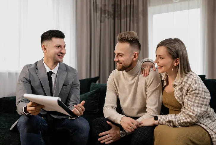 People discuss house sale commission savings